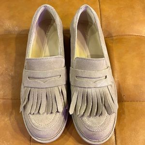 Light camel fringe Clark’s loafers NWT